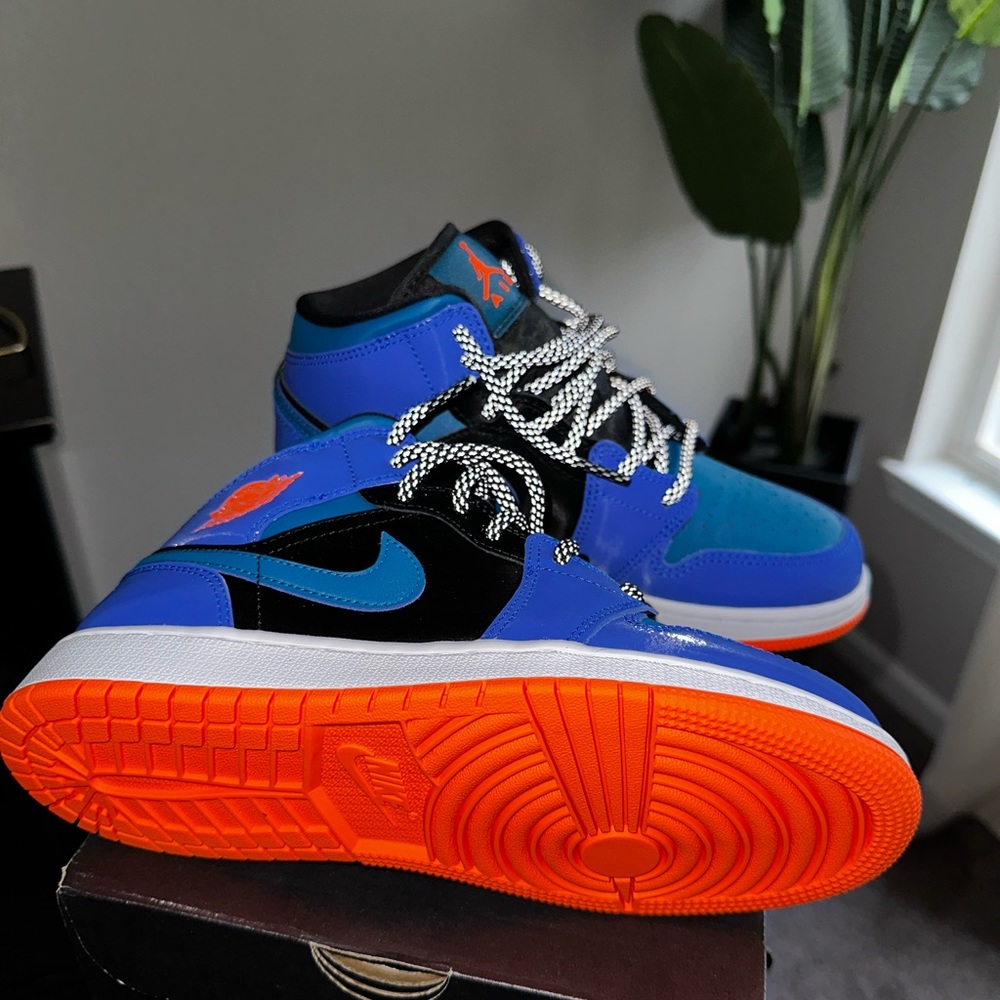 Brand New Air Jordan 1 Mid (GS)